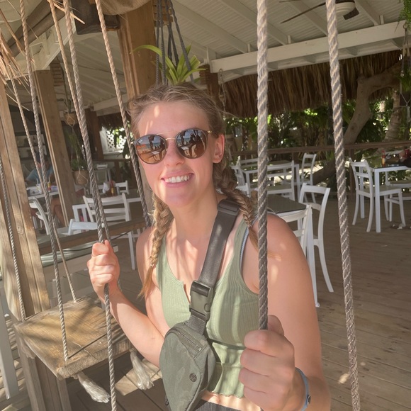 Hello Fellow Poshers! - Picture 1 of 1